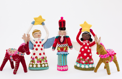 Reindeer Mantel Topper - Mustard