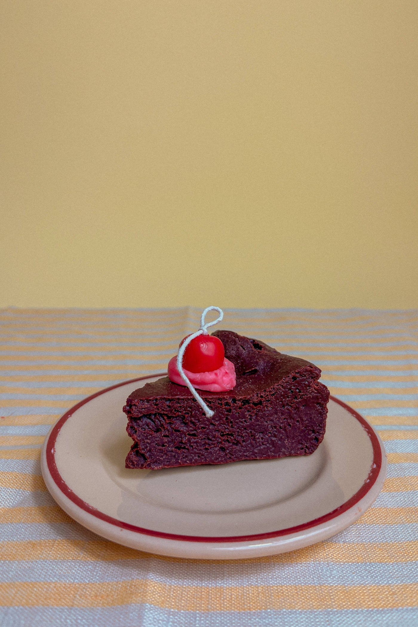 Chocolate Fudge Cake Candle