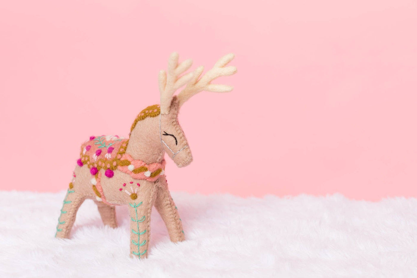 FReindeer Mantel Topper - Natural