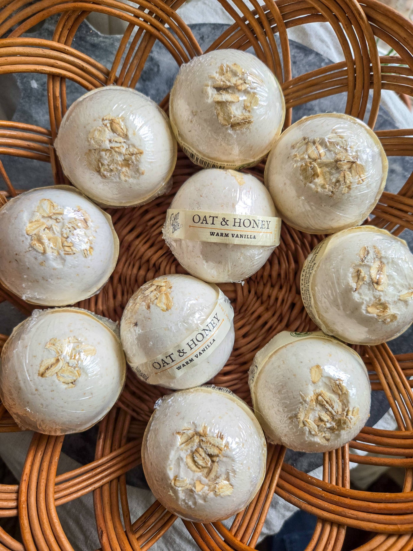 Oat and Honey Natural Bath Bomb