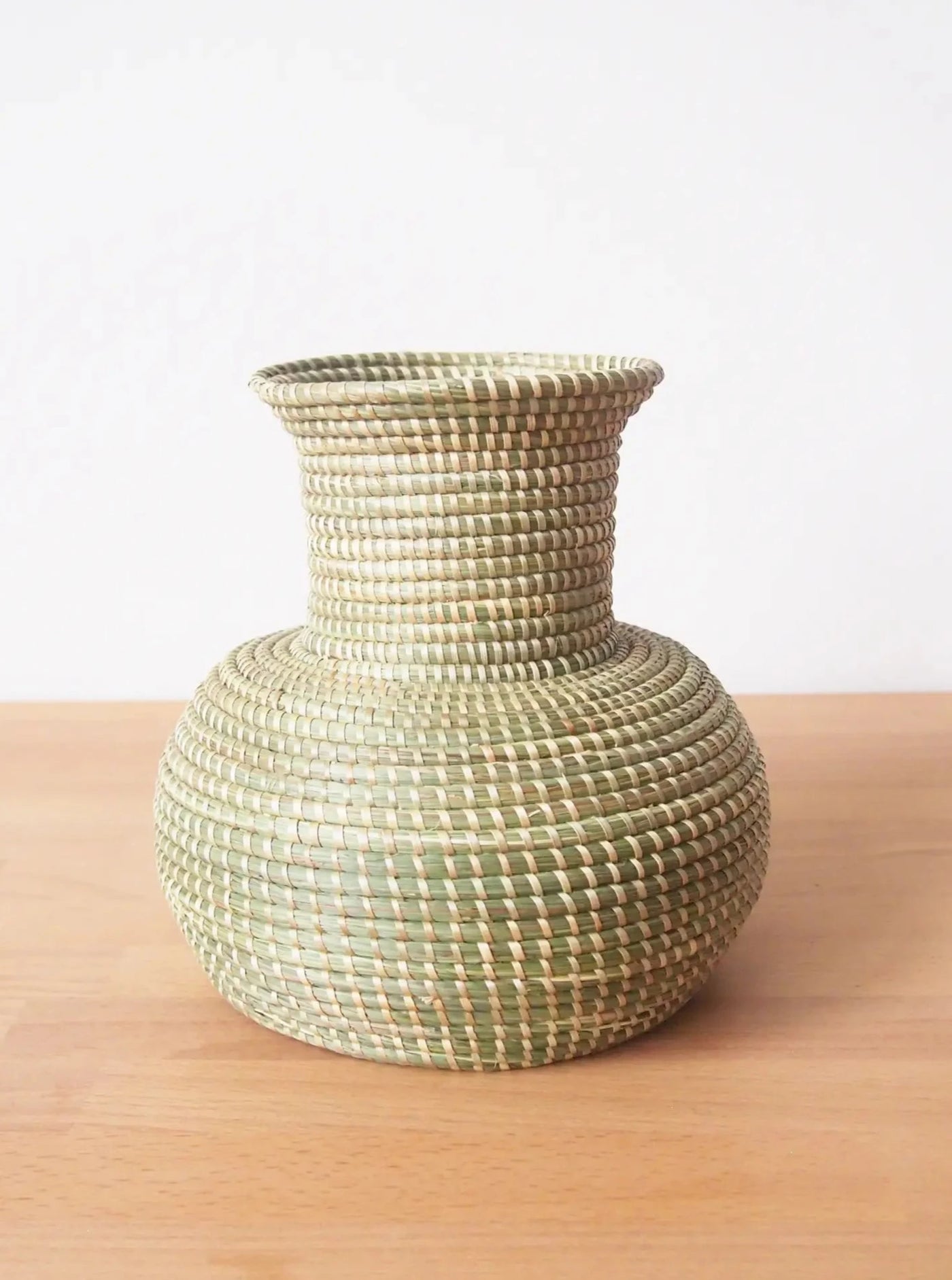 straw vase 