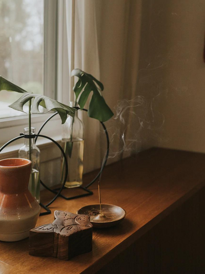 wooden incense holder 